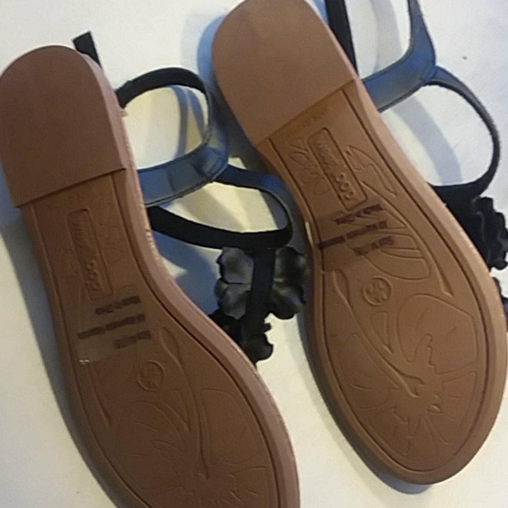 Sandals - Picture 2 of 3